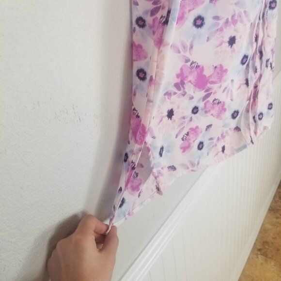 GNW Great Northwest Watercolor Pastel Floral Sleeveless v-neck Blouse Flowy - Picture 3 of 7